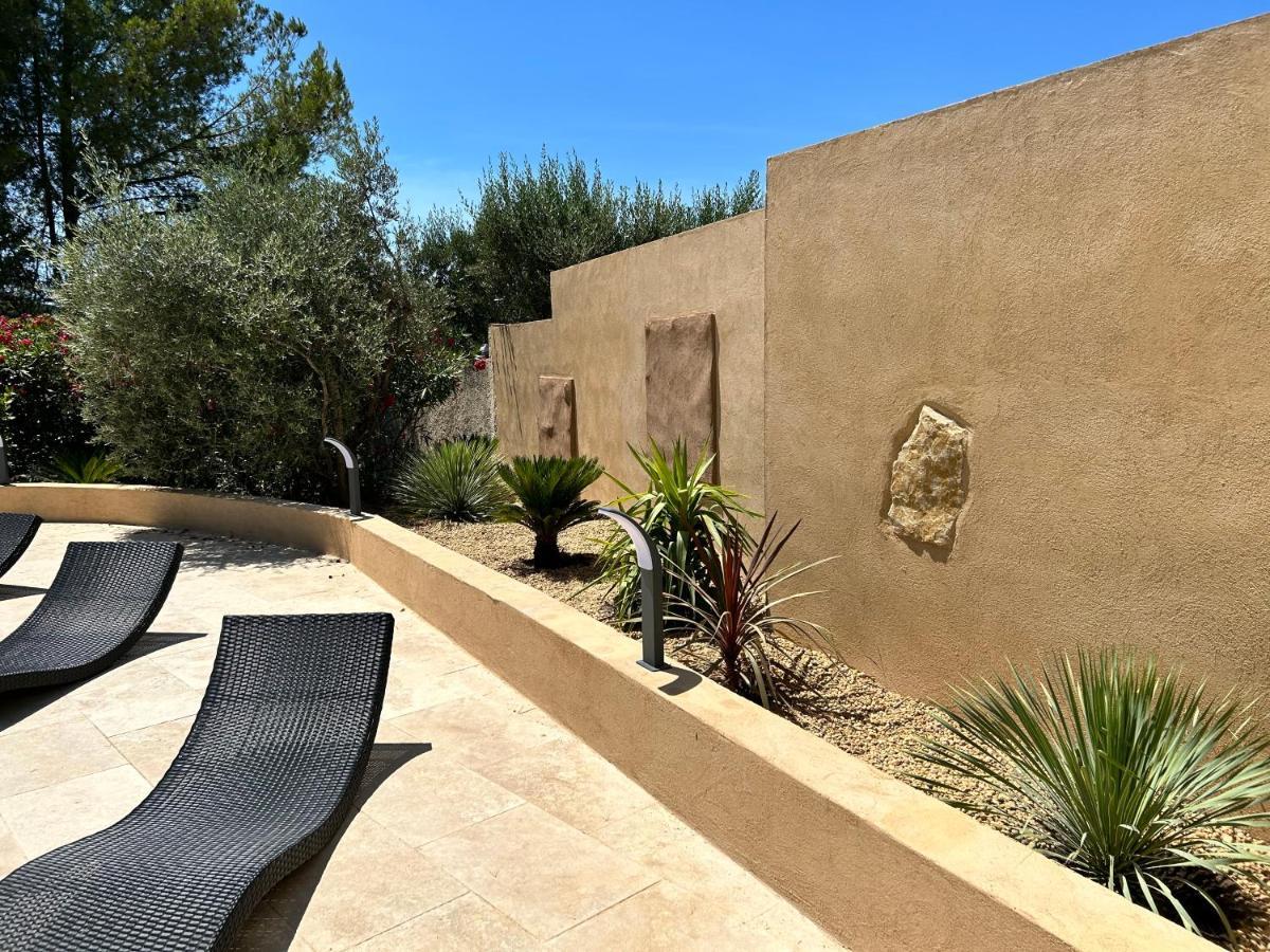 Villa De Charme En Campagne Avec Piscine Privee Et Nature Luxuriante Le Beausset Luaran gambar