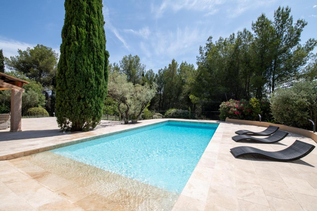 Villa De Charme En Campagne Avec Piscine Privee Et Nature Luxuriante Le Beausset Luaran gambar