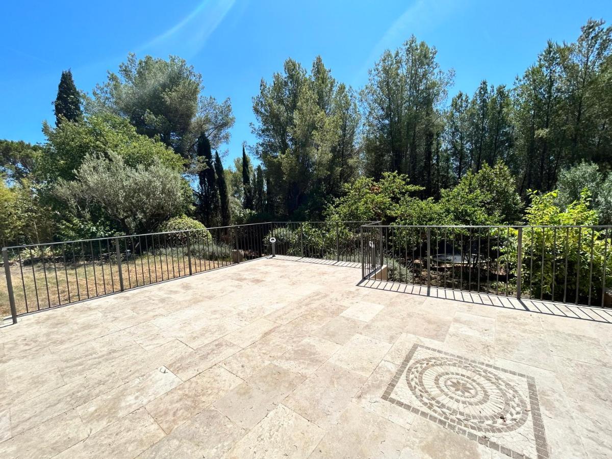 Villa De Charme En Campagne Avec Piscine Privee Et Nature Luxuriante Le Beausset Luaran gambar
