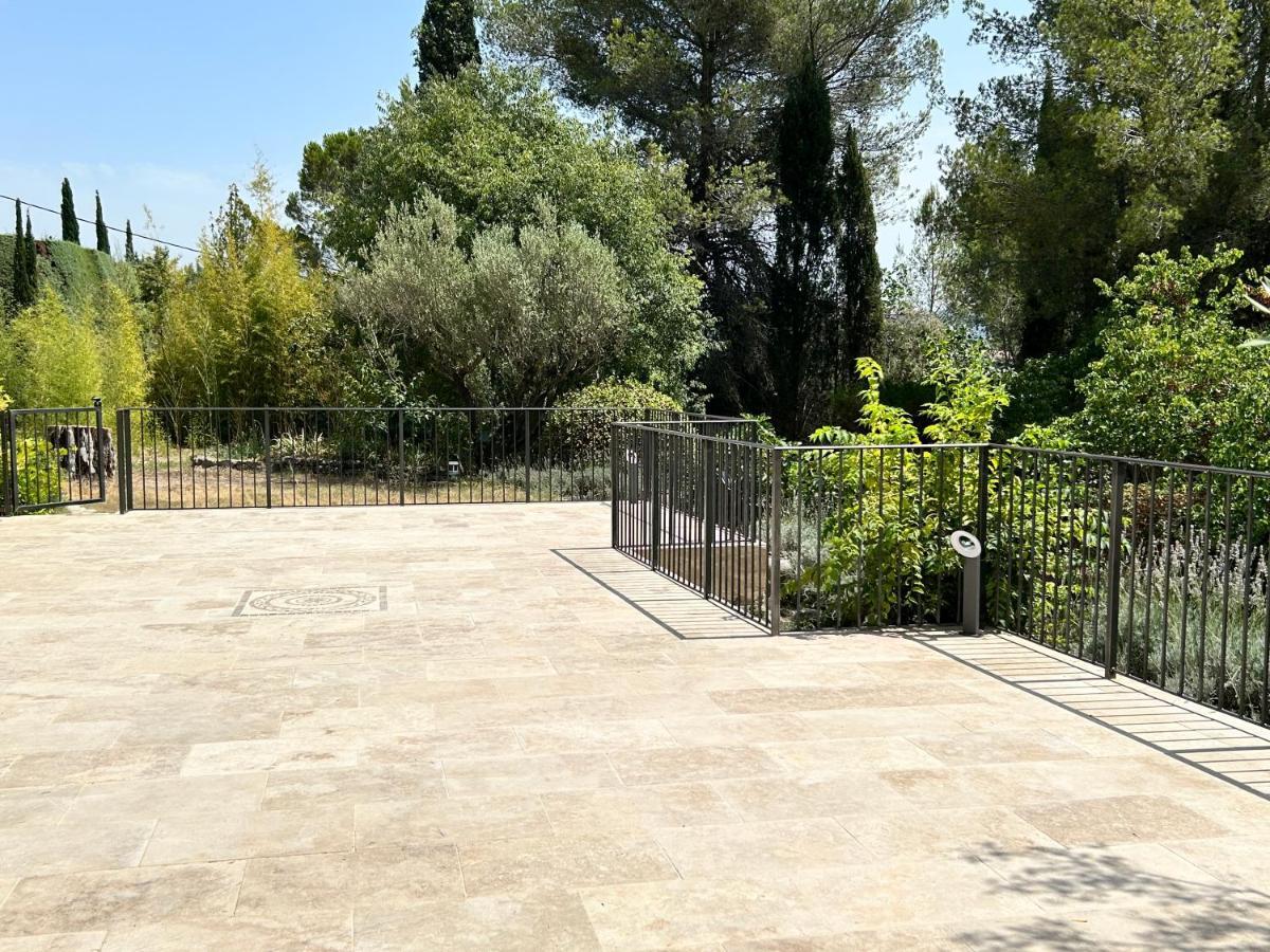 Villa De Charme En Campagne Avec Piscine Privee Et Nature Luxuriante Le Beausset Luaran gambar