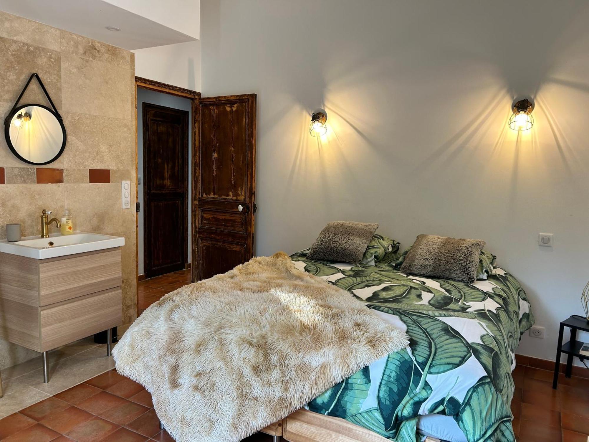 Villa De Charme En Campagne Avec Piscine Privee Et Nature Luxuriante Le Beausset Luaran gambar